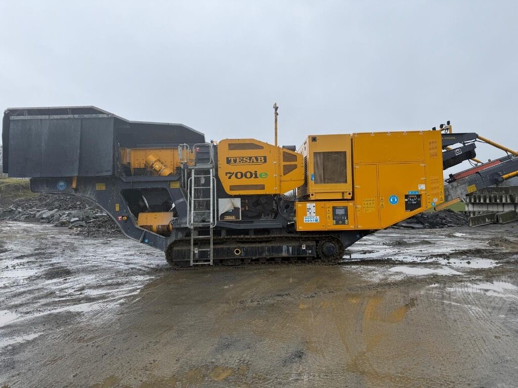Tesab JAW CRUSHER 700 ie HYBRID ELEKTRISK - Trituradora móvil: foto 1 Tesab JAW CRUSHER 700 ie HYBRID ELEKTRISK - Trituradora móvil: foto 1