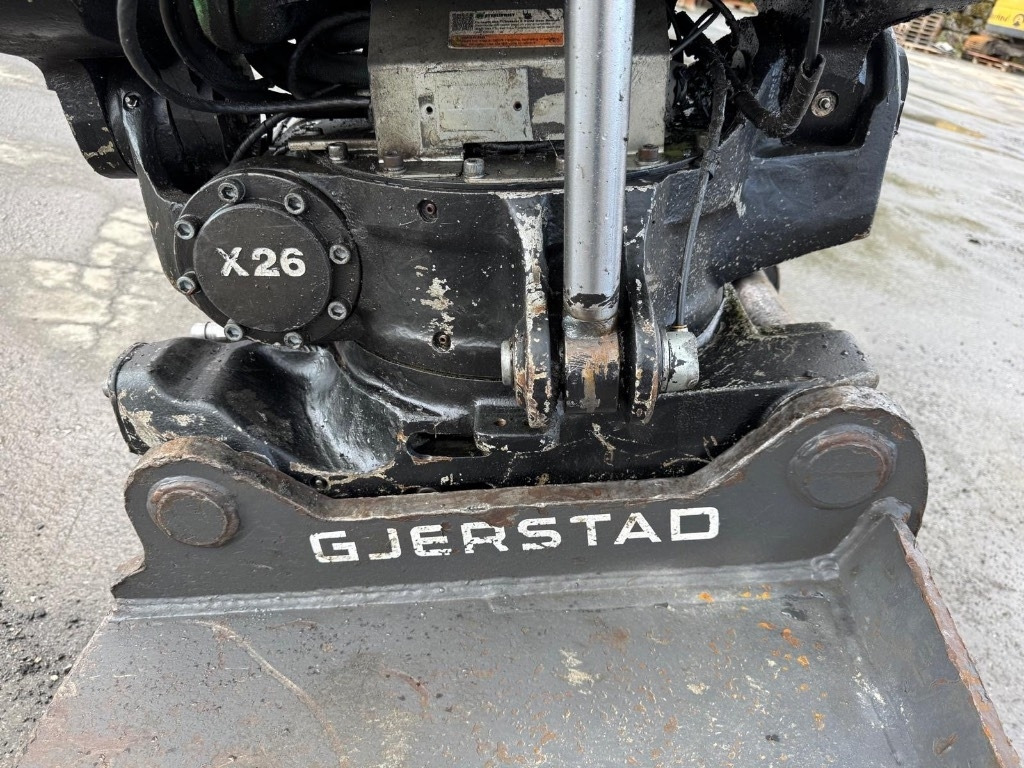 Excavadora de cadenas Volvo ECR 235 E: foto 31