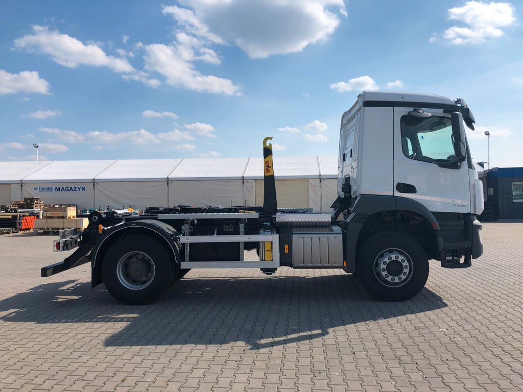 Mercedes-Benz AROCS 2136 Abrollkipper HYVA HKS-12-37-S - Multibasculante camión: foto 3 Mercedes-Benz AROCS 2136 Abrollkipper HYVA HKS-12-37-S - Multibasculante camión: foto 3