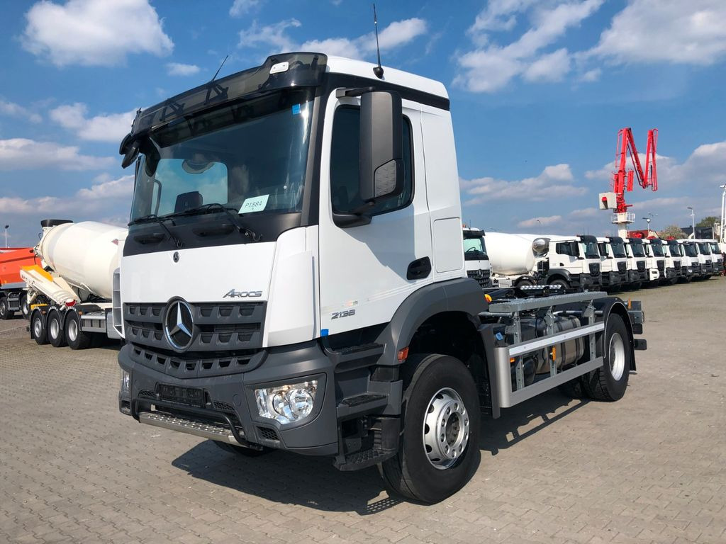 Mercedes-Benz AROCS 2136 Abrollkipper HYVA HKS-12-37-S - Multibasculante camión: foto 2 Mercedes-Benz AROCS 2136 Abrollkipper HYVA HKS-12-37-S - Multibasculante camión: foto 2