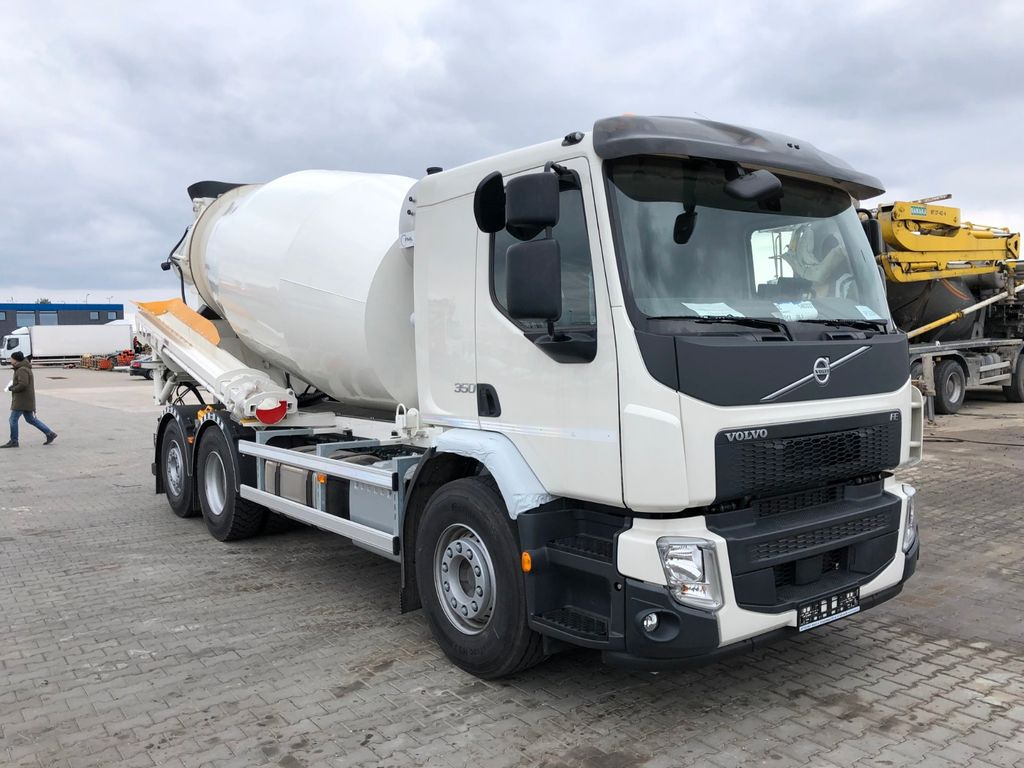 Volvo FE 350 FML 7 M3 RINNE 10 M - Camión hormigonera: foto 1 Volvo FE 350 FML 7 M3 RINNE 10 M - Camión hormigonera: foto 1