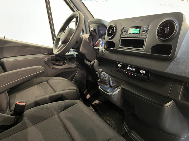 Mercedes-Benz Sprinter 315 CDI L2 RWD DC Dubbel Cabine Open Laadbak / Euro 6 / Trekhaak 3500 KG / Airco / DC 7 Pers. 650 KM !! / BPM VRIJ !! - Caja abierta furgoneta, Furgoneta combi: foto 3 Mercedes-Benz Sprinter 315 CDI L2 RWD DC Dubbel Cabine Open Laadbak / Euro 6 / Trekhaak 3500 KG / Airco / DC 7 Pers. 650 KM !! / BPM VRIJ !! - Caja abierta furgoneta, Furgoneta combi: foto 3
