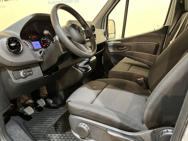 Mercedes-Benz Sprinter 315 CDI L2 RWD DC Dubbel Cabine Open Laadbak / Euro 6 / Trekhaak 3500 KG / Airco / DC 7 Pers. 650 KM !! / BPM VRIJ !! - Caja abierta furgoneta, Furgoneta combi: foto 5 Mercedes-Benz Sprinter 315 CDI L2 RWD DC Dubbel Cabine Open Laadbak / Euro 6 / Trekhaak 3500 KG / Airco / DC 7 Pers. 650 KM !! / BPM VRIJ !! - Caja abierta furgoneta, Furgoneta combi: foto 5