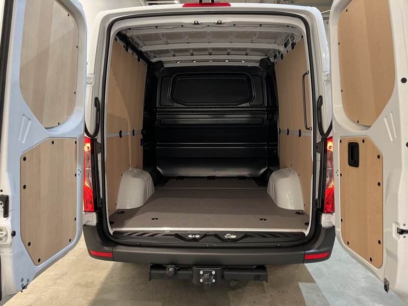 Mercedes-Benz Sprinter 315 CDI L2H1 RWD DC Dubbel Cabine / Euro 6 / Trekhaak 3500 KG / Airco / Camera / 6 Persoons / 500 KM !! / BPM VRIJ !! - Furgón, Furgoneta combi: foto 5 Mercedes-Benz Sprinter 315 CDI L2H1 RWD DC Dubbel Cabine / Euro 6 / Trekhaak 3500 KG / Airco / Camera / 6 Persoons / 500 KM !! / BPM VRIJ !! - Furgón, Furgoneta combi: foto 5