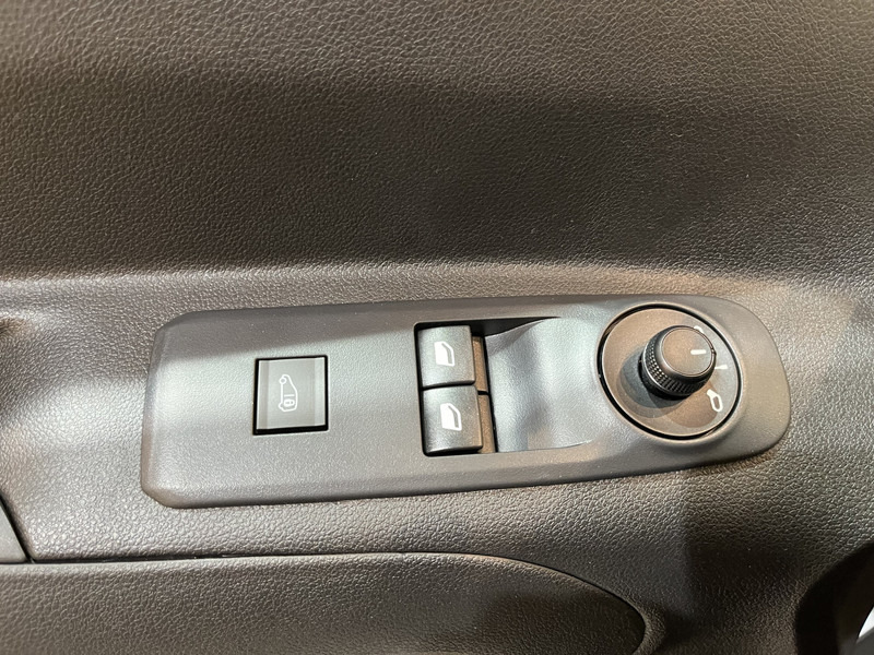 Furgoneta pequeña, Furgoneta eléctrica Peugeot e-Partner Premium Long 50 kWh / 100% Elektrisch / Airco / Cruise Control / PDC / Navigatie / CarPlay/ 2.500 KM !!: foto 12