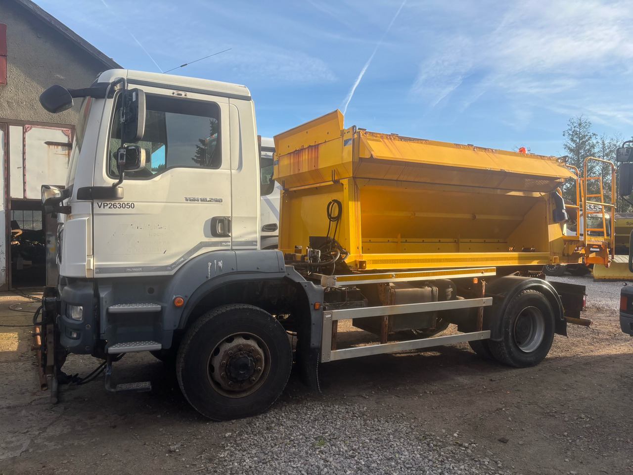 MAN TGM 18.290 4x4BB SPREADER/GRITTER/Plough - Máquina quitanieve: foto 5 MAN TGM 18.290 4x4BB SPREADER/GRITTER/Plough - Máquina quitanieve: foto 5
