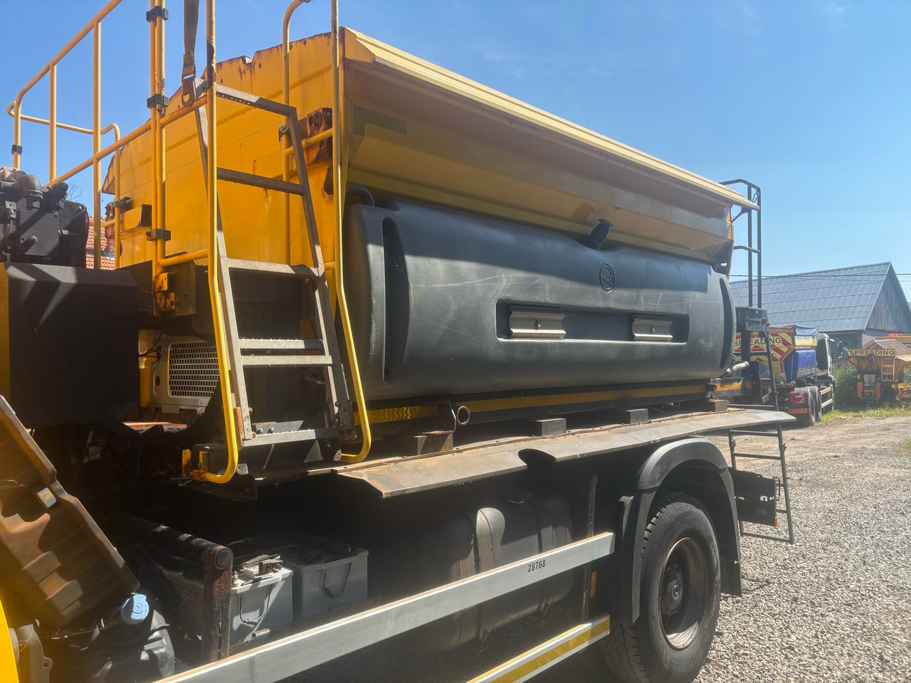 MERCEDES AROCS 1824 4x4BB GRITTER/SPREADER/PLOUGH - Máquina quitanieve: foto 3 MERCEDES AROCS 1824 4x4BB GRITTER/SPREADER/PLOUGH - Máquina quitanieve: foto 3