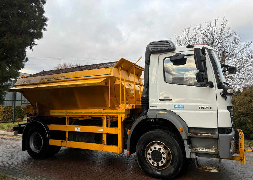 Mercedes-Benz Axor 4x2 piaskarka solarka econ schmidt 1824 e5 - Máquina quitanieve: foto 4 Mercedes-Benz Axor 4x2 piaskarka solarka econ schmidt 1824 e5 - Máquina quitanieve: foto 4