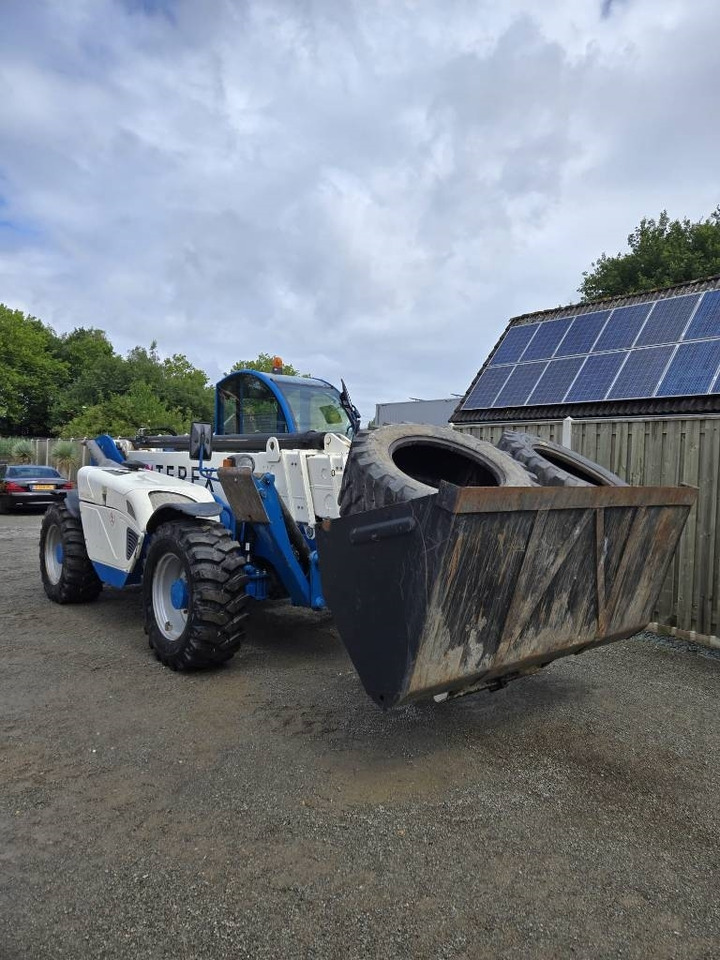 Terex Telelift 4017 - Manipulador telescópico: foto 2 Terex Telelift 4017 - Manipulador telescópico: foto 2