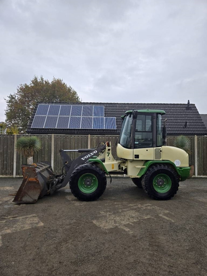 Volvo L 30 B - Cargadora de ruedas: foto 4 Volvo L 30 B - Cargadora de ruedas: foto 4