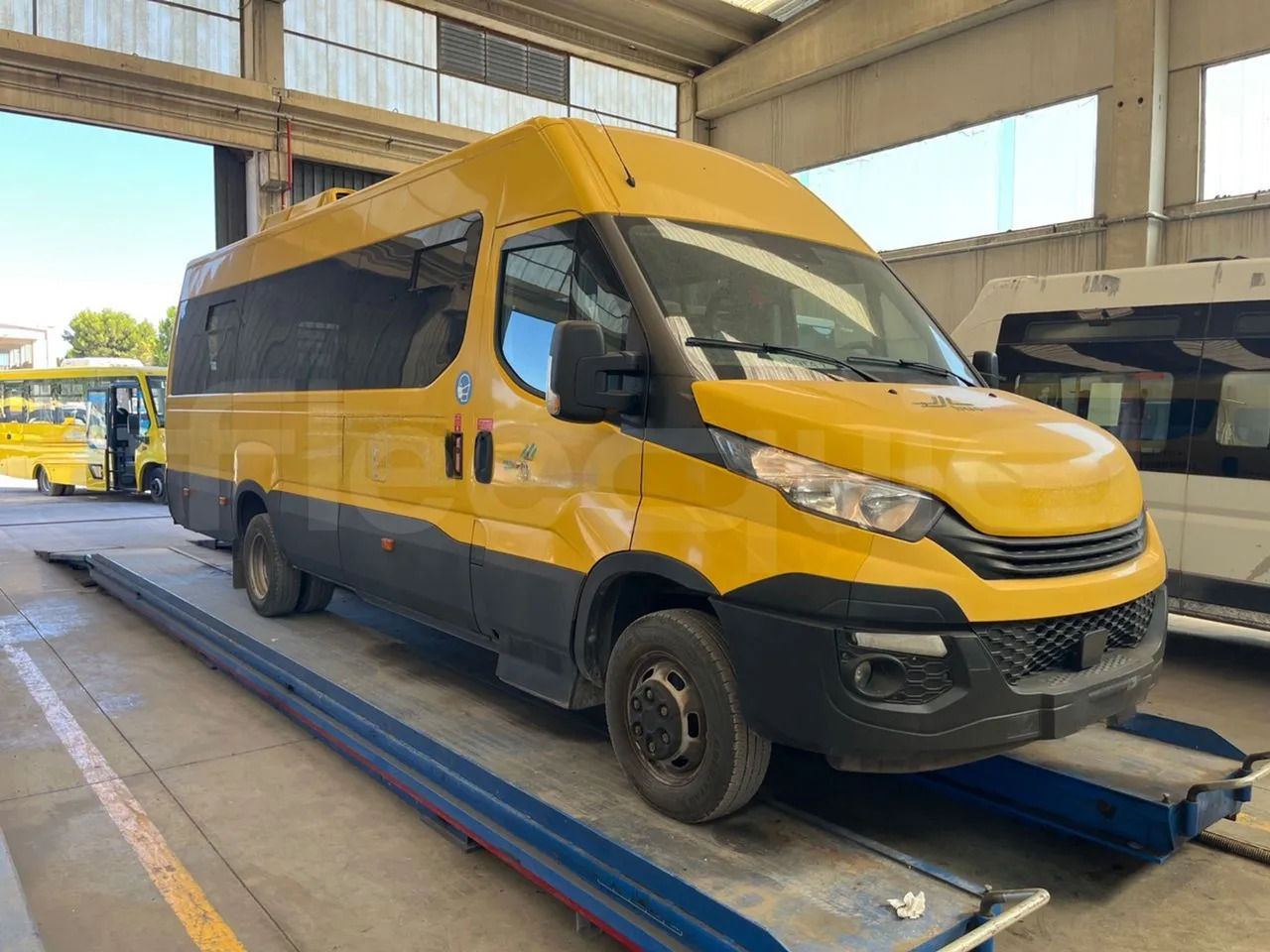 Iveco Daily - Autobús escolar: foto 1 Iveco Daily - Autobús escolar: foto 1