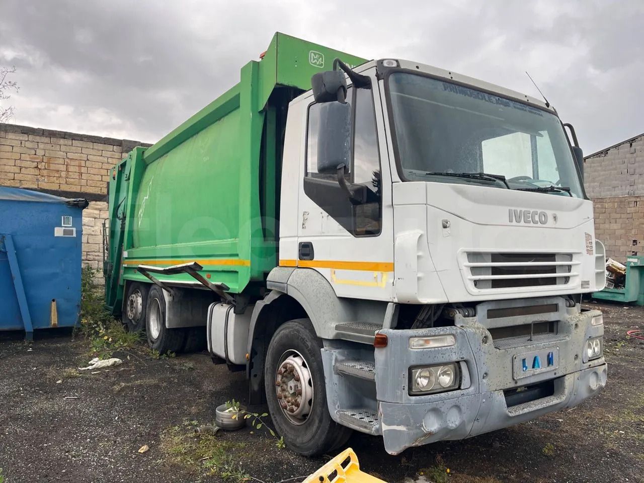 Iveco Magirus - Camión de basura: foto 1 Iveco Magirus - Camión de basura: foto 1
