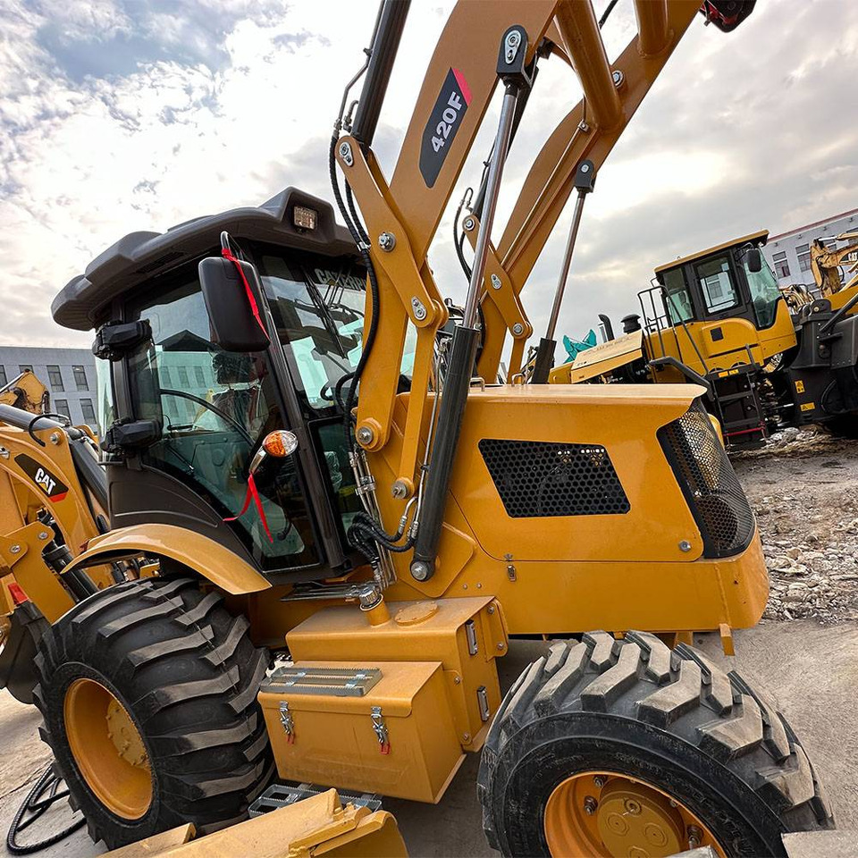 Caterpillar 420F Backhoe Loader - Retroexcavadora: foto 1 Caterpillar 420F Backhoe Loader - Retroexcavadora: foto 1