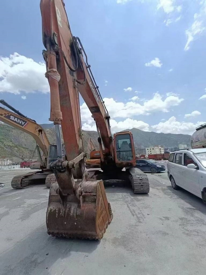 Doosan DH225LC-9 - Excavadora de cadenas: foto 1 Doosan DH225LC-9 - Excavadora de cadenas: foto 1