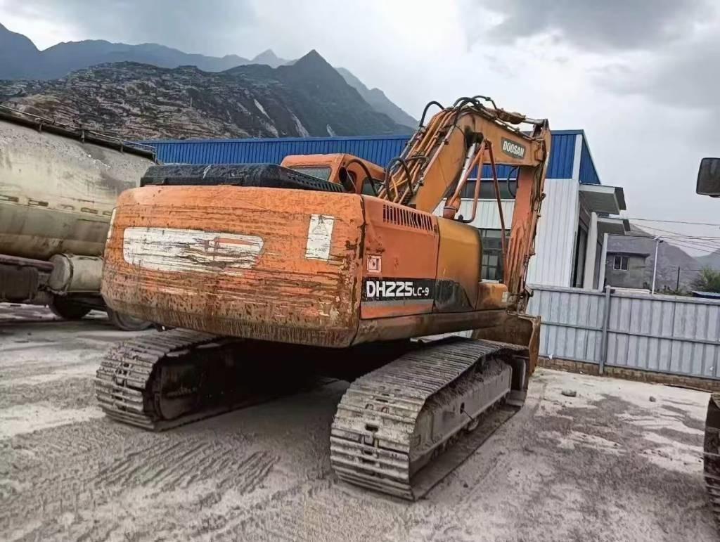 Doosan DH225LC-9 - Excavadora de cadenas: foto 4 Doosan DH225LC-9 - Excavadora de cadenas: foto 4