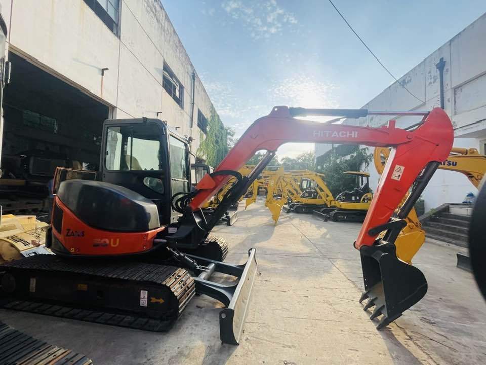 Hitachi Zaxis 50U - Miniexcavadora: foto 1 Hitachi Zaxis 50U - Miniexcavadora: foto 1