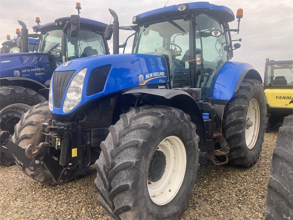 New Holland T7.220 CLASSIC - Tractor: foto 2 New Holland T7.220 CLASSIC - Tractor: foto 2