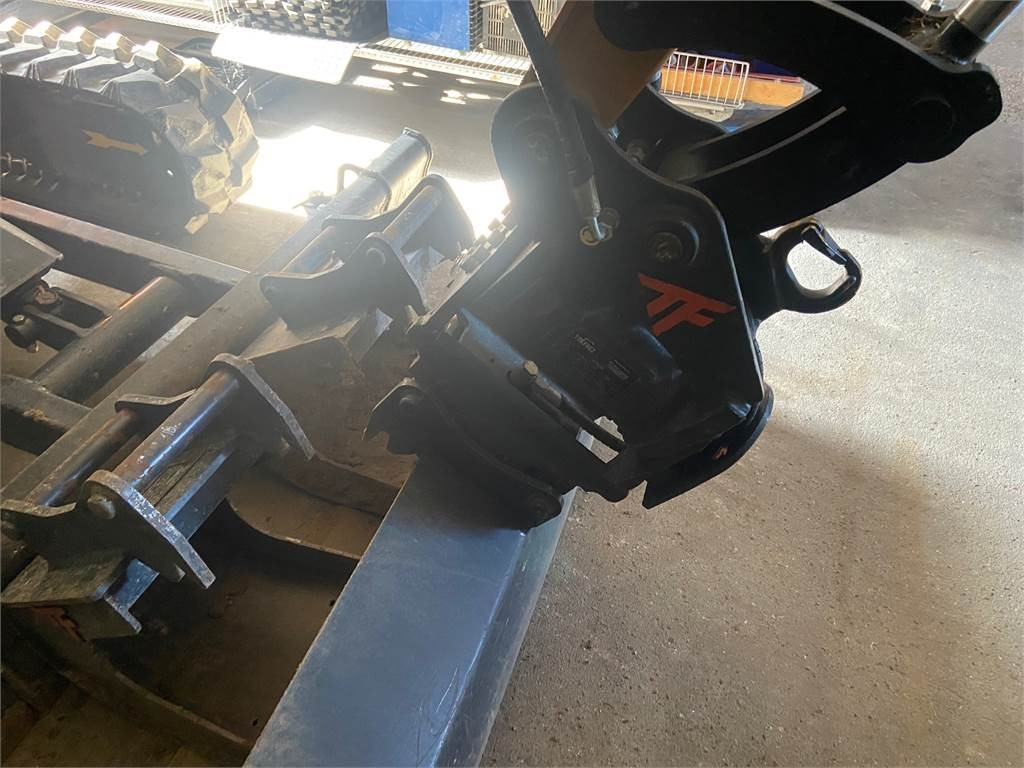 Sany SY18C - Miniexcavadora: foto 2 Sany SY18C - Miniexcavadora: foto 2