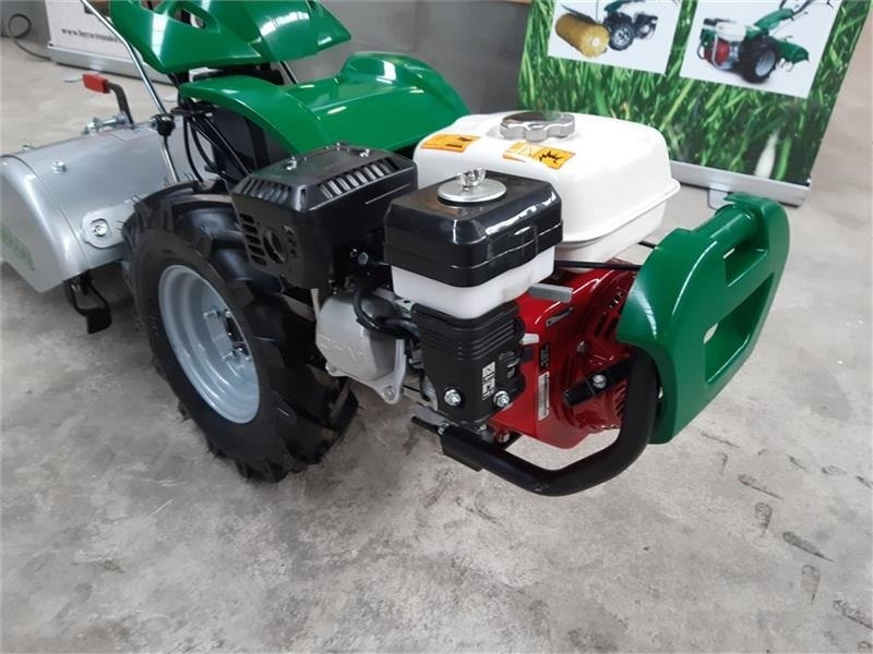 Ferrari 328 - Tractor municipal: foto 4 Ferrari 328 - Tractor municipal: foto 4