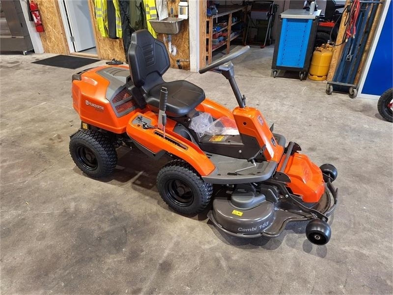 Husqvarna Rider R214 TC 103 cm klipper - Tractor municipal: foto 1 Husqvarna Rider R214 TC 103 cm klipper - Tractor municipal: foto 1