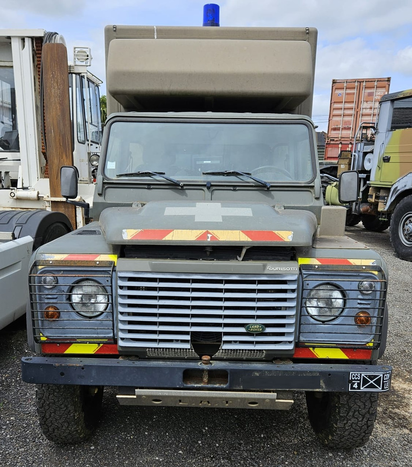 LAND ROVER Défender Ambulance - Vehículo comercial ligero: foto 2 LAND ROVER Défender Ambulance - Vehículo comercial ligero: foto 2