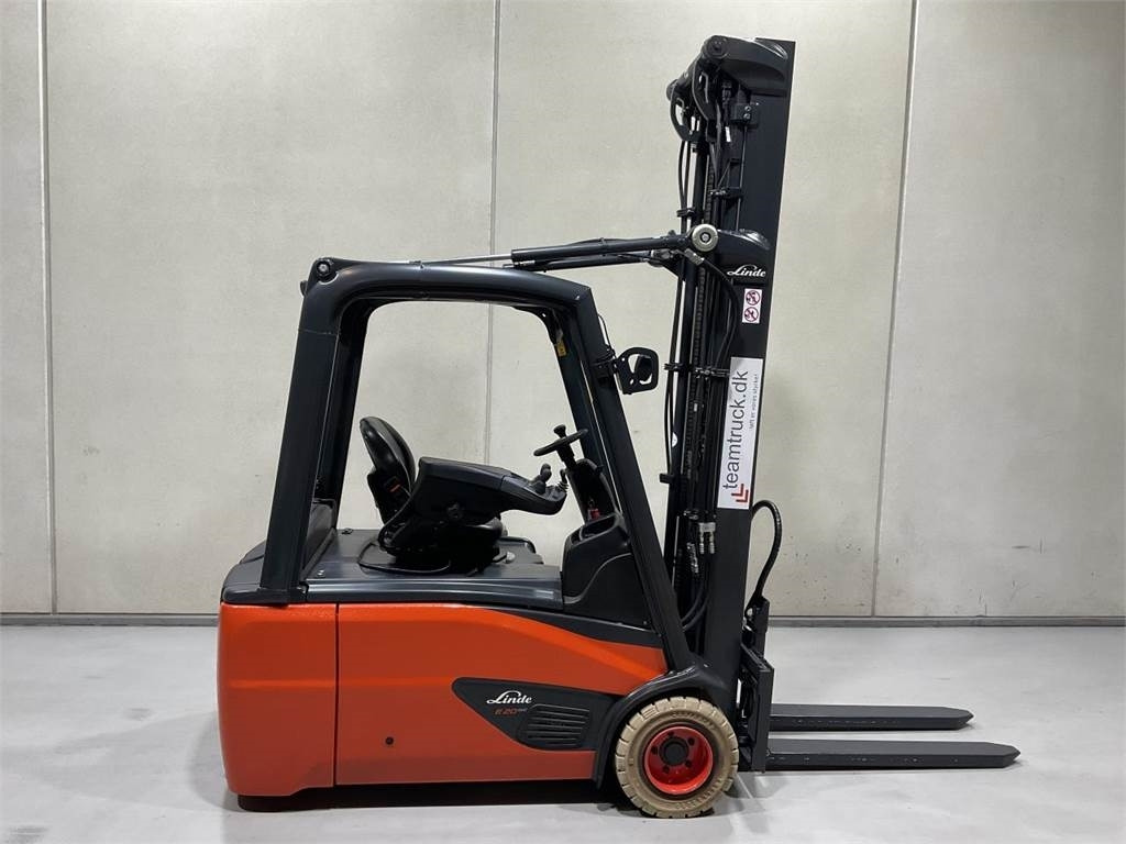 Linde E20-02 - Carretilla elevadora eléctrica: foto 1 Linde E20-02 - Carretilla elevadora eléctrica: foto 1