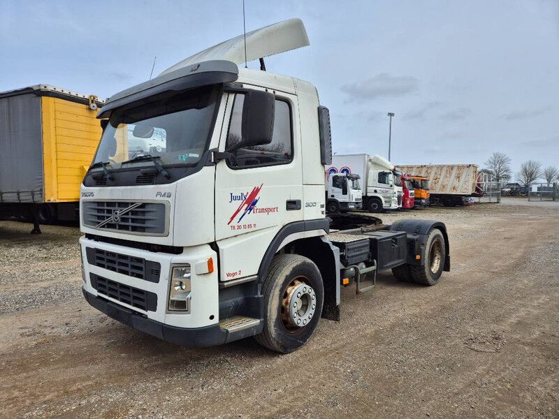 Volvo FM 300 // 4x2 // Manuel - Cabeza tractora: foto 1 Volvo FM 300 // 4x2 // Manuel - Cabeza tractora: foto 1