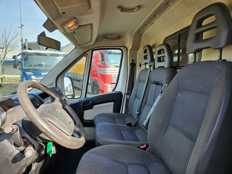 Furgoneta pequeña Citroën Jumper 30 2,2 HDi 130 Box: foto 10