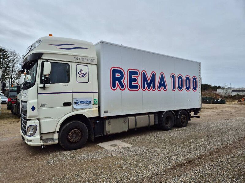 DAF XF 460 6x2 // Lift - Camión caja cerrada: foto 2 DAF XF 460 6x2 // Lift - Camión caja cerrada: foto 2