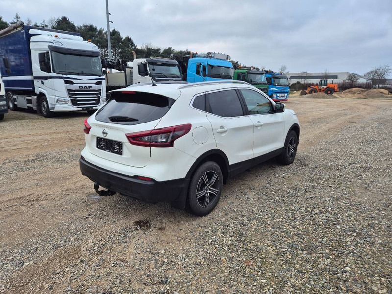 Nissan QASHQAI 1,5 dCi 115 Tekna DCT Van 5d - Furgoneta: foto 4 Nissan QASHQAI 1,5 dCi 115 Tekna DCT Van 5d - Furgoneta: foto 4