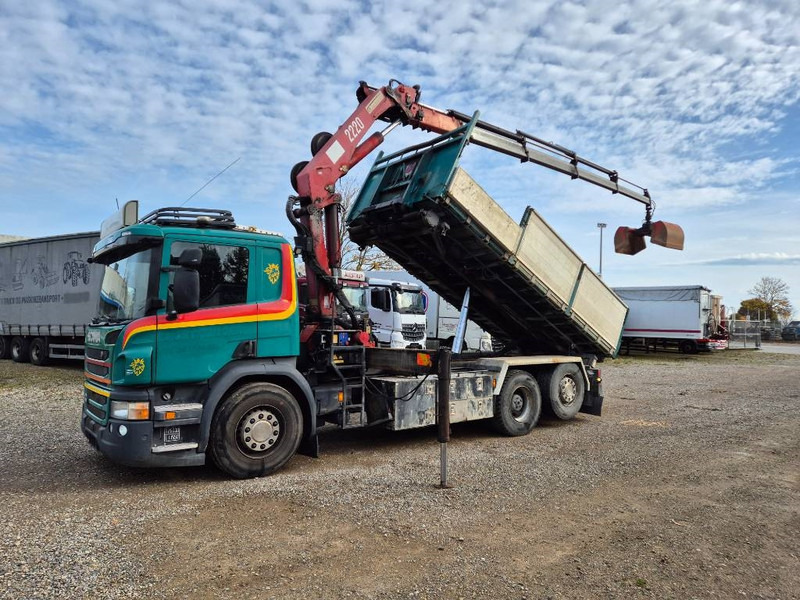 Scania P450 6x2/4 // HMF 2223 K4 // 3-way tip - Camión grúa: foto 4 Scania P450 6x2/4 // HMF 2223 K4 // 3-way tip - Camión grúa: foto 4