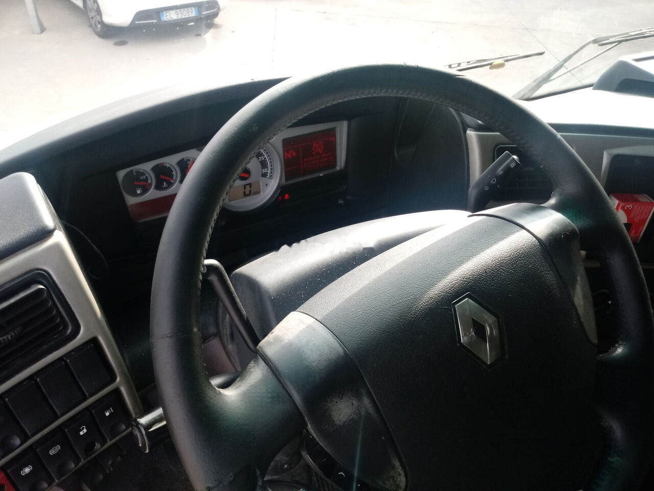 Leasing financiero de Renault MAGNUM 500 DXI E.5 leasing Renault MAGNUM 500 DXI E.5: foto 12