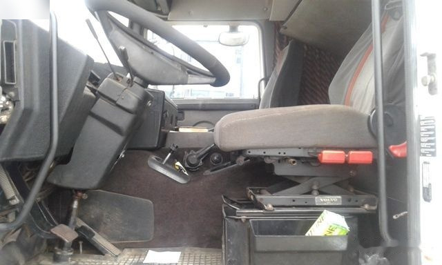 Camión caja abierta Volvo F.10: foto 12