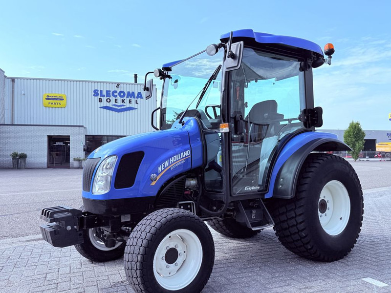 New Holland Boomer 45D Easy Drive - Tractor: foto 1 New Holland Boomer 45D Easy Drive - Tractor: foto 1
