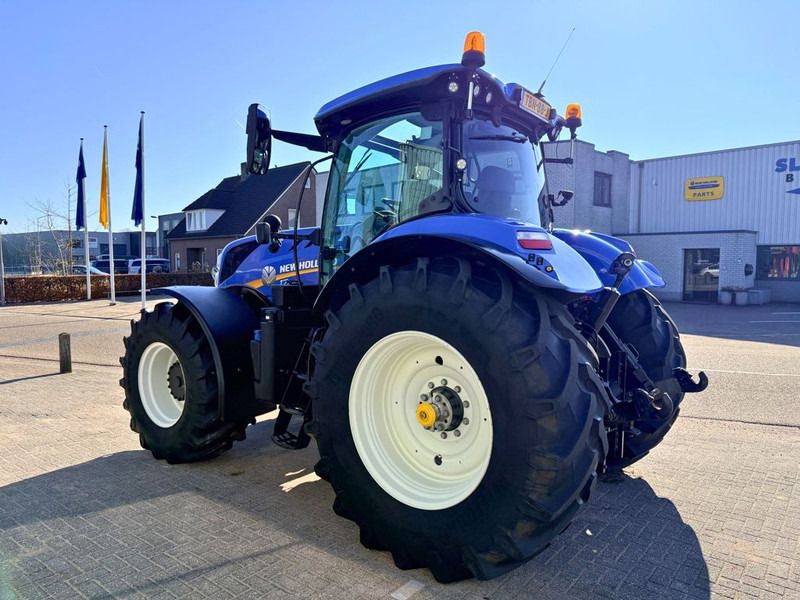 New Holland T7.230AC Stage V - Tractor: foto 2 New Holland T7.230AC Stage V - Tractor: foto 2