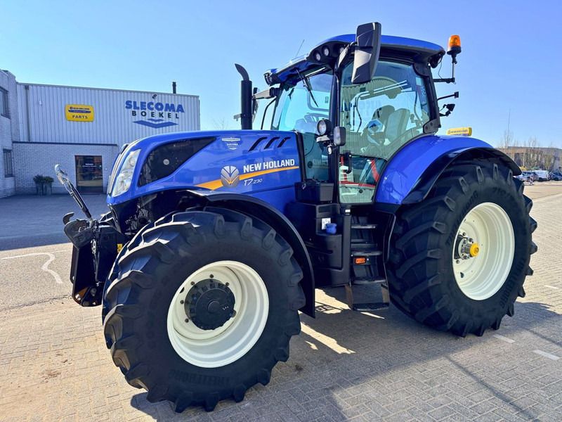New Holland T7.230AC Stage V - Tractor: foto 1 New Holland T7.230AC Stage V - Tractor: foto 1