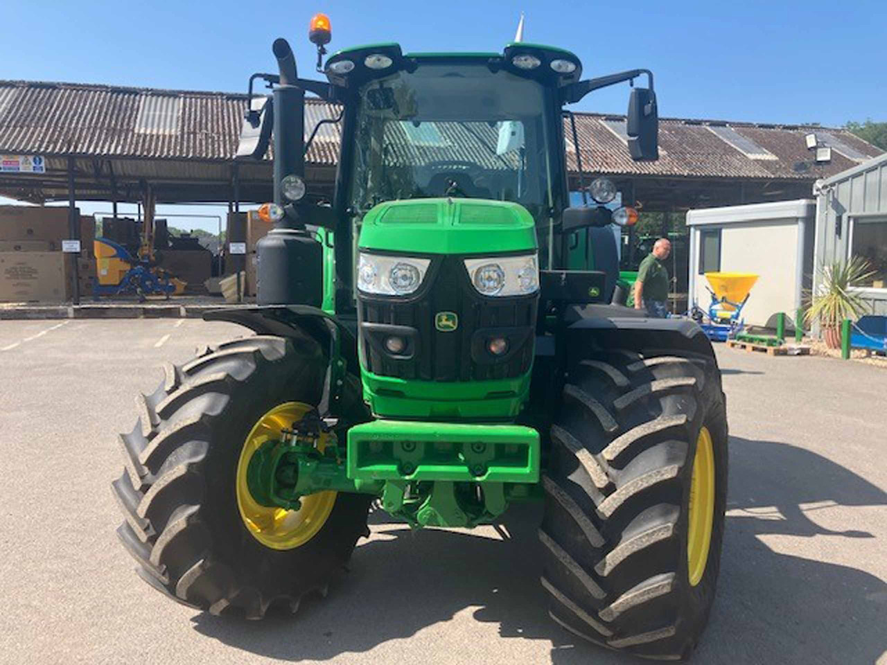 John Deere 6140M - Tractor: foto 4 John Deere 6140M - Tractor: foto 4