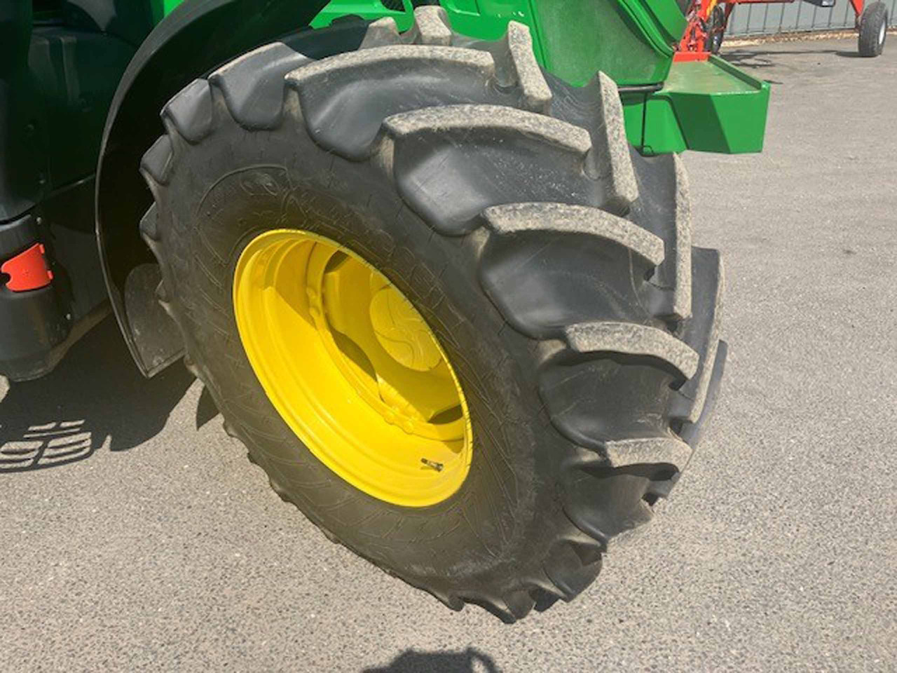 John Deere 6140M - Tractor: foto 2 John Deere 6140M - Tractor: foto 2