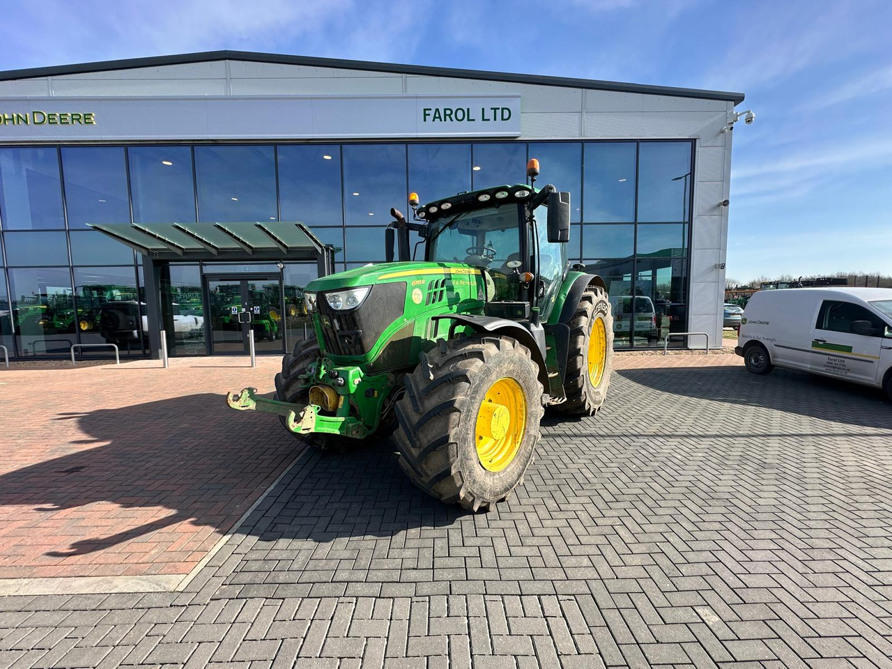 John Deere 6155R - Tractor: foto 1 John Deere 6155R - Tractor: foto 1