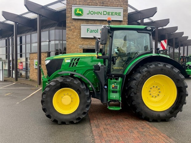 John Deere 6215R - Tractor: foto 2 John Deere 6215R - Tractor: foto 2
