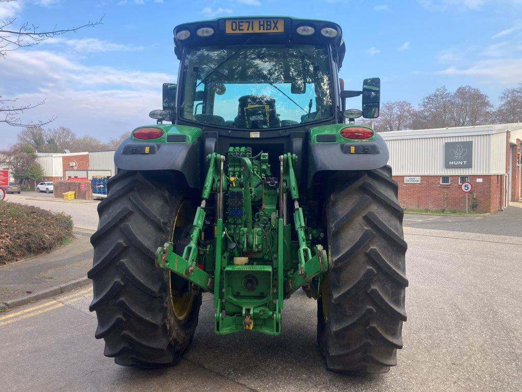 John Deere 6215R - Tractor: foto 4 John Deere 6215R - Tractor: foto 4