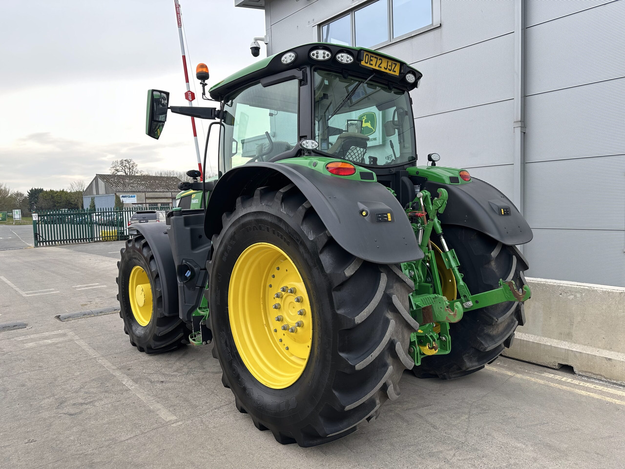 John Deere 6R 215 - Tractor: foto 3 John Deere 6R 215 - Tractor: foto 3