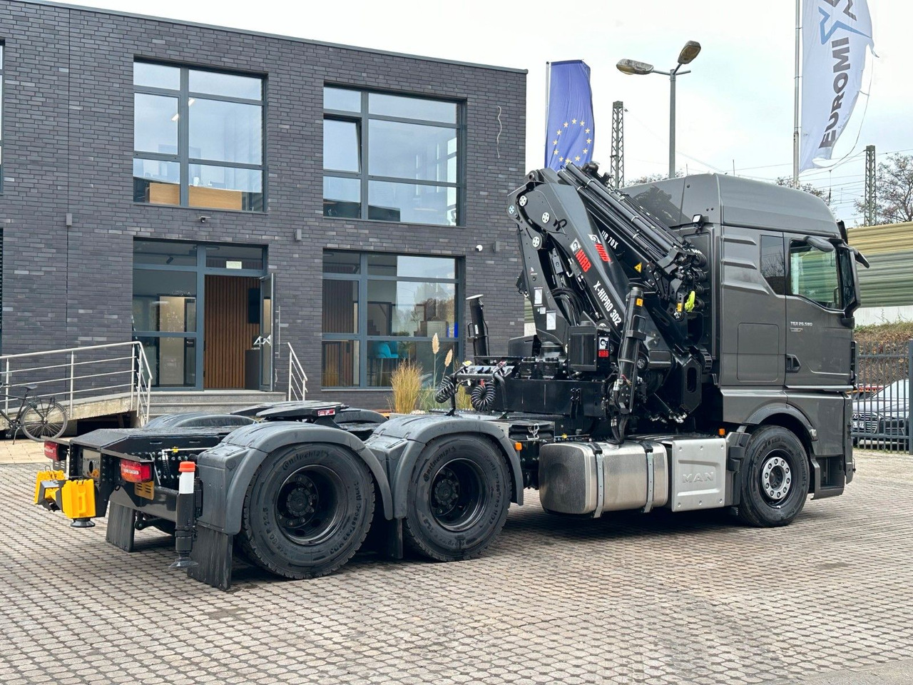 Cabeza tractora MAN TGX 26.580 6x4 Kran Hiab 302-6 + Jib-4: foto 8