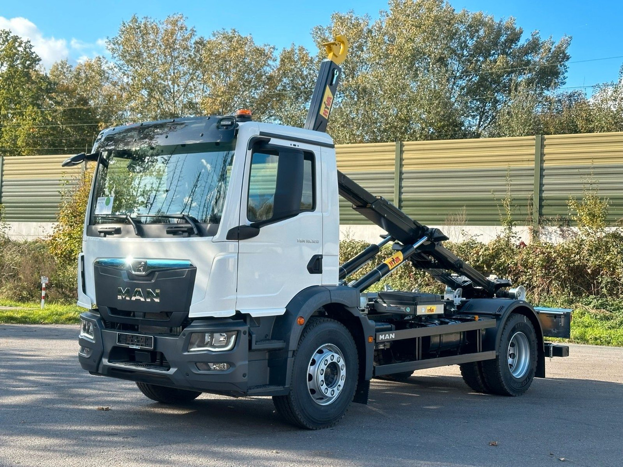MAN TGM 18.320 4x2 Euro 6e Hyva 12-45 - Multibasculante camión, Camión grúa: foto 1 MAN TGM 18.320 4x2 Euro 6e Hyva 12-45 - Multibasculante camión, Camión grúa: foto 1