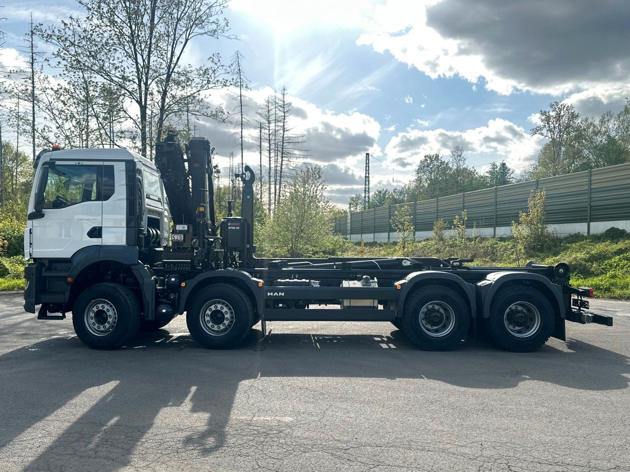 MAN TGS 35.520 8x4 Abrollkipper + Kran HIAB 228-6 - Multibasculante camión, Camión grúa: foto 4 MAN TGS 35.520 8x4 Abrollkipper + Kran HIAB 228-6 - Multibasculante camión, Camión grúa: foto 4