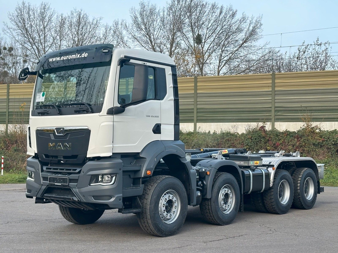 MAN TGS 35.520 8x4 Euro6e Hyva 26-55 Abrollkipper - Multibasculante camión: foto 2 MAN TGS 35.520 8x4 Euro6e Hyva 26-55 Abrollkipper - Multibasculante camión: foto 2