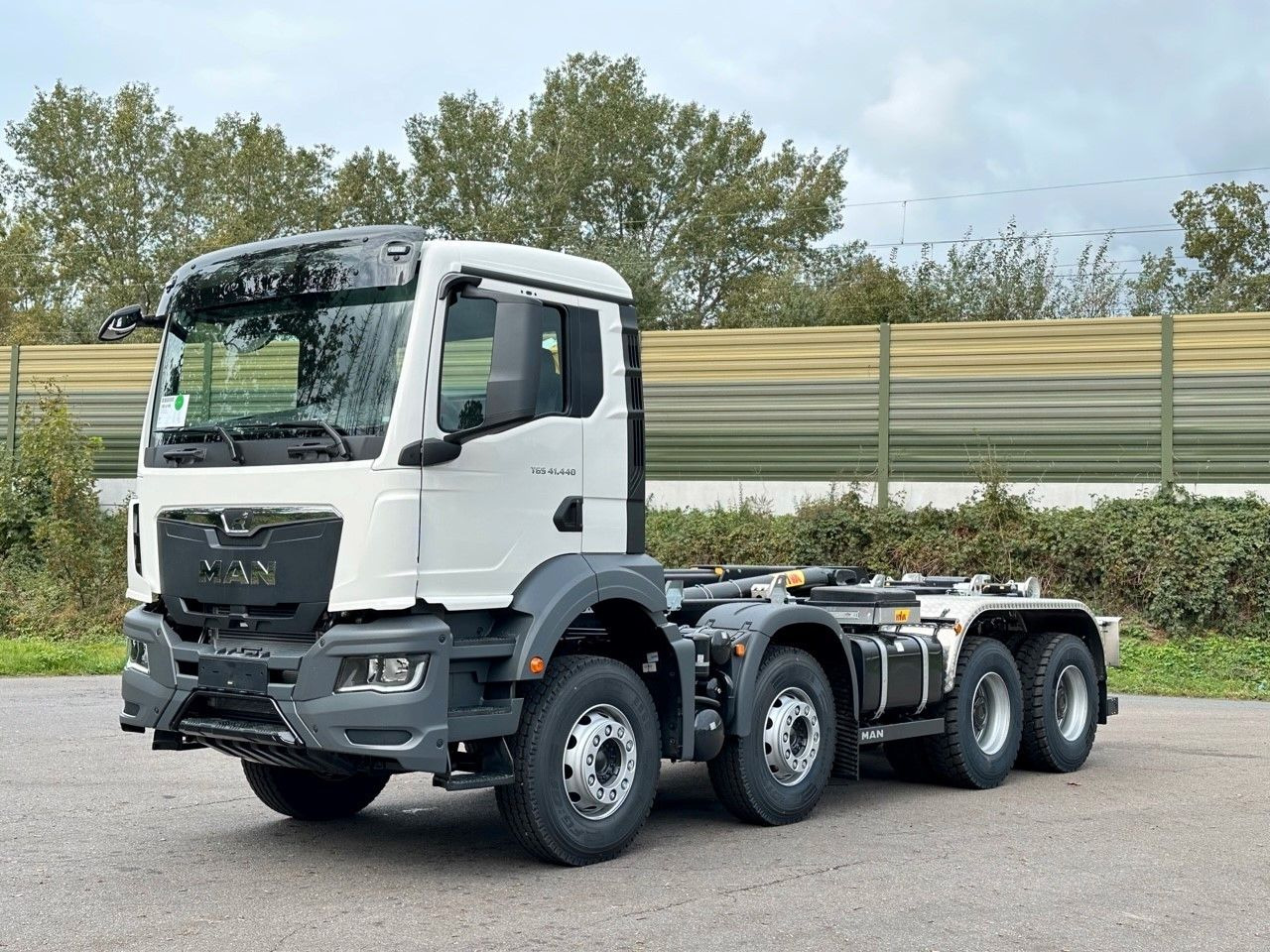 MAN TGS 41.440 8x4 Euro6e Hyva 26-55 Abrollkipper - Multibasculante camión: foto 3 MAN TGS 41.440 8x4 Euro6e Hyva 26-55 Abrollkipper - Multibasculante camión: foto 3