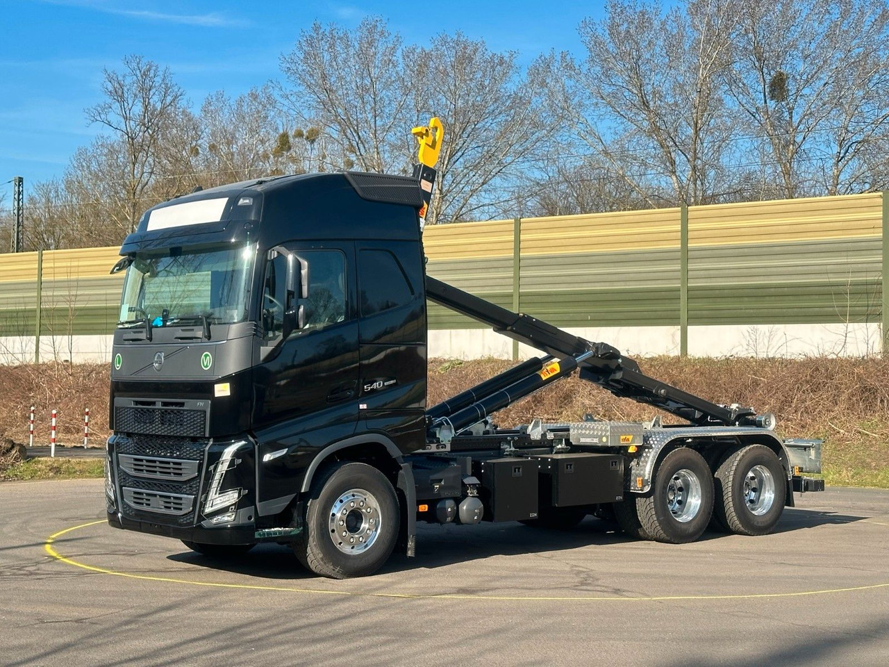 Volvo FH 540 6x4 Abrollkipper Hyva 20-60 - Multibasculante camión, Camión grúa: foto 1 Volvo FH 540 6x4 Abrollkipper Hyva 20-60 - Multibasculante camión, Camión grúa: foto 1