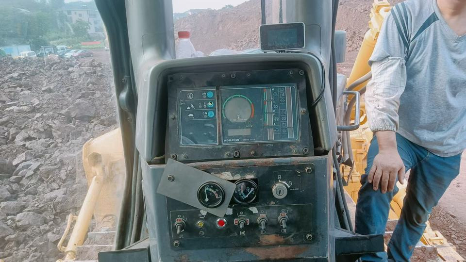 Bulldozer Prices Used Bulldozer Market Used Caterpillar D5 D6 D7 komatsu 155a 375 Kenya Used Equipment Market Cheap Bulldozer - Bulldozer: foto 5 Bulldozer Prices Used Bulldozer Market Used Caterpillar D5 D6 D7 komatsu 155a 375 Kenya Used Equipment Market Cheap Bulldozer - Bulldozer: foto 5