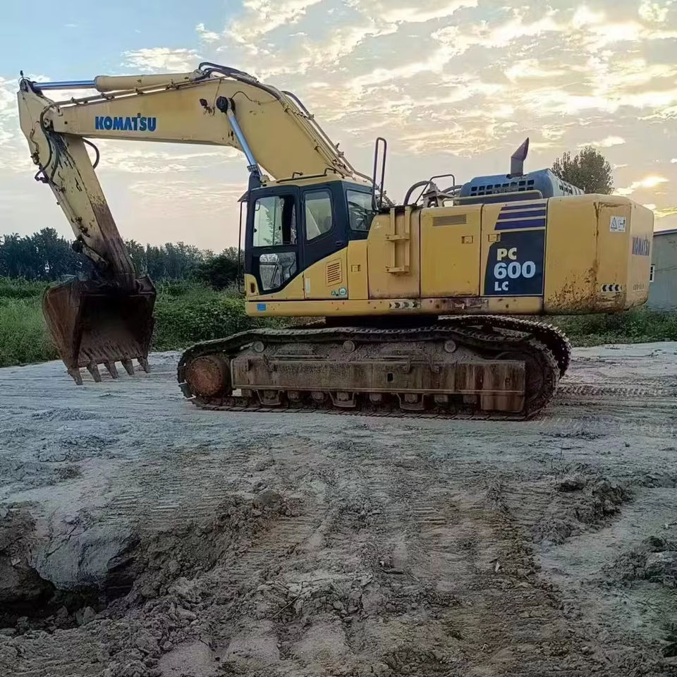Original Good Condition USED Excavator PC600LC-8 60 Ton Excavator Crawler Excavator for Komatsu on Sale - Excavadora de cadenas: foto 1 Original Good Condition USED Excavator PC600LC-8 60 Ton Excavator Crawler Excavator for Komatsu on Sale - Excavadora de cadenas: foto 1